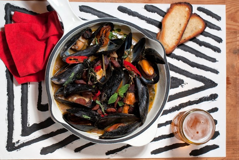 Thai Curry Mussels with Chinese Sausage